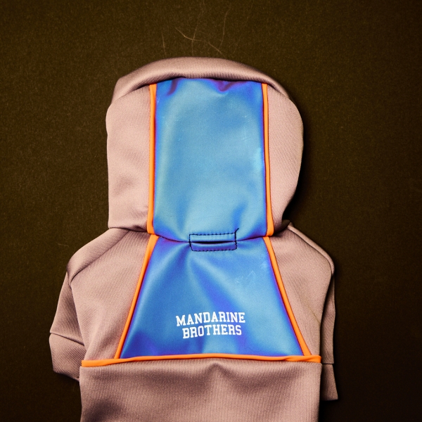 【マンダリンブラザーズ】レインプルーフ プルオーバー グレー・反射時