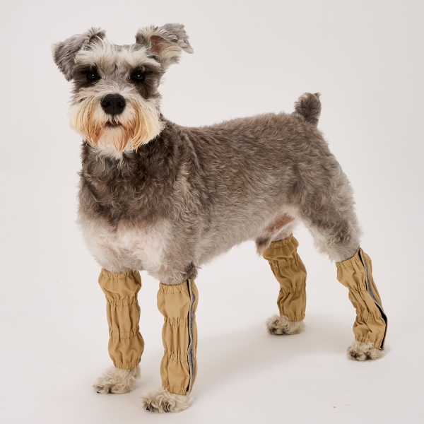 【マンダリンブラザーズ】　レインレッグカバー ベージュ ※モデル10ｋｇ Lサイズ着用