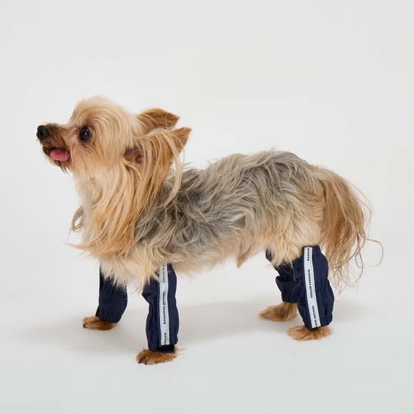 【マンダリンブラザーズ】　レインレッグカバー ネイビー ※モデル2.4ｋｇ Sサイズ着用