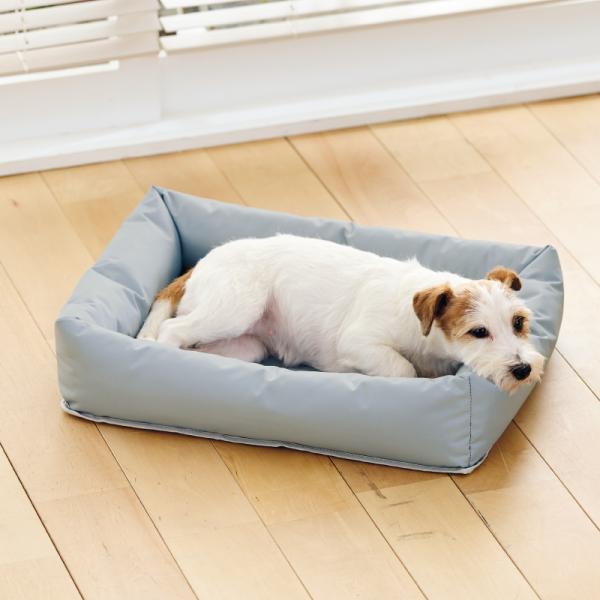 ひやひやジェルスクエアベッド モデル体重：5.5kg