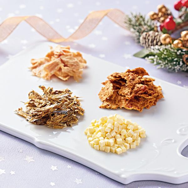 広島産　若鶏ささみジャーキー（PEPPY LIFE猫おやつシリーズ） （左上）ささみジャーキー（左下）しらすせんべい(右上）カツオチップ(右下）フリーズドライチーズ