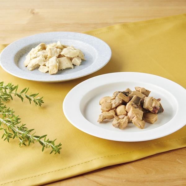 国産スモークチキンキューブ（PEPPYLIFE　犬おやつシリーズ） 奥・国産スモークチキンキューブ／手前（別売）静岡産スモークかつおキューブ