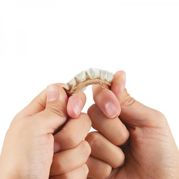 宮城産サメおやつ（PEPPY　LIFE犬おやつシリーズ） サメ軟骨スティック／サメ軟骨をじっくり乾燥。好きな長さで折りやすい縦カット型。