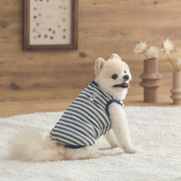 【WHCY（ウォームハートカンパニー）】オーガニックボーダーベスト ネイビー （バスト44のサイズを着用 /モデルサイズ：バスト40cm）