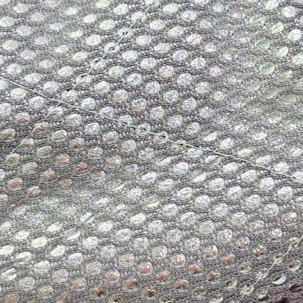 【犬と生活】クールネックバンド　ペイズリー 凍らせた保冷剤を入れると、内側のアルミシートが冷たさをキープ。