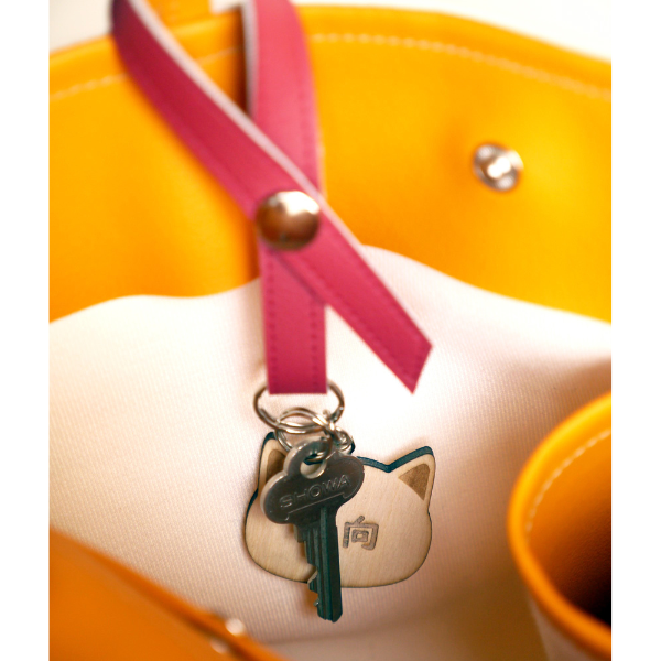 うちの猫 木製チャーム リボンキーホルダー レッド・白&ベージュ