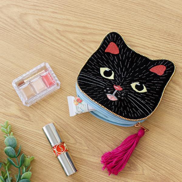 猫ビーズポーチ　シェイプ コスメや小物入れに。