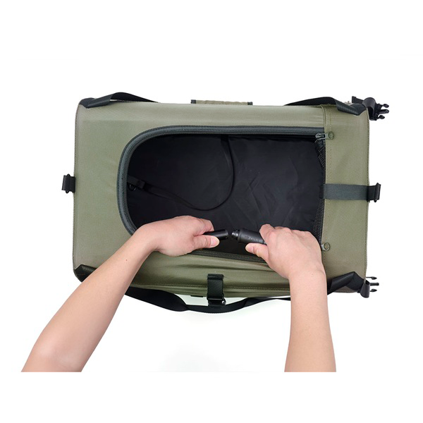 ドライブボックスキャリー 内部のフレームはスチール製で強度抜群。しっかり自立します。