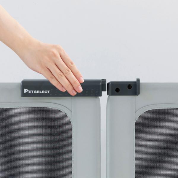 ペットゲートおくだけとおせんぼウォークスルー ライト スライドロック付き。