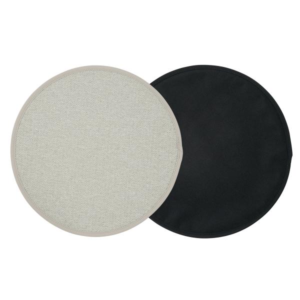 ルームホワイト 季節に合わせた2種類のマットが付属し、冬は暖かく、夏は涼しく。