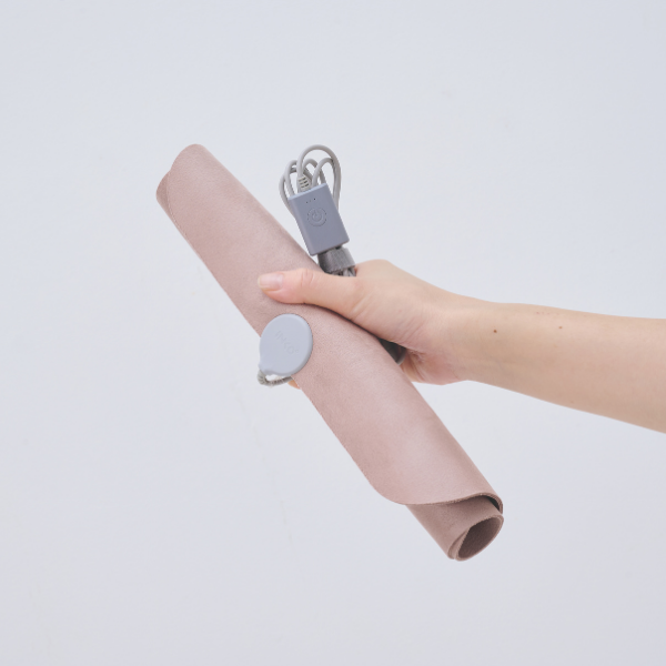 エクストラ　ヒーティングパッドスエード 薄さ1.5mmの柔らかいシートだからくるっと丸めて収納可能。持ち運びにも！