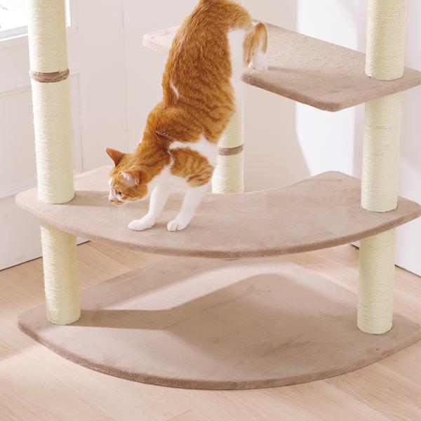 多頭用大きなダブルハンモックタワー（高さ170cm　据え置き型　多頭飼い　大型猫） 4段の棚板で柱を固定しているから、飛び下りても揺れにくい。