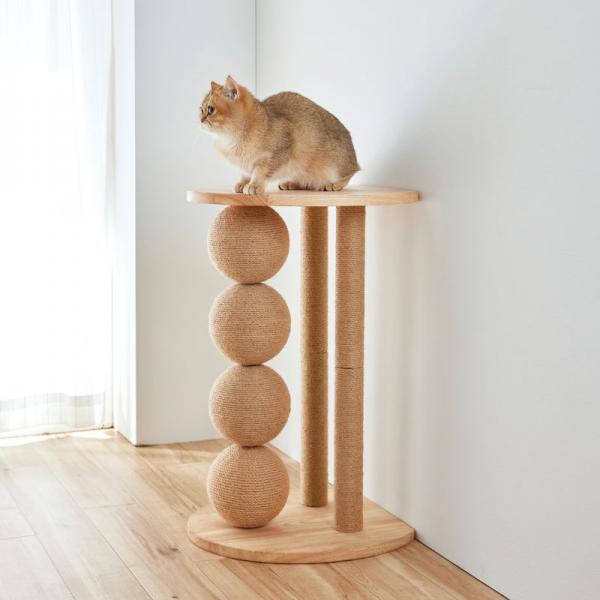 ニャンまるも爪とぎ　木目 半円上の天板と台座で、壁際での安定感がアップ！
