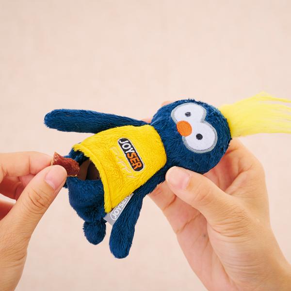 スクイーカートイ ポケットにおやつを 入れても。