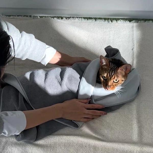 包んで保定し落ち着かせるマルチサポートクロス（ＦＩＸＣＡＲＥ） 