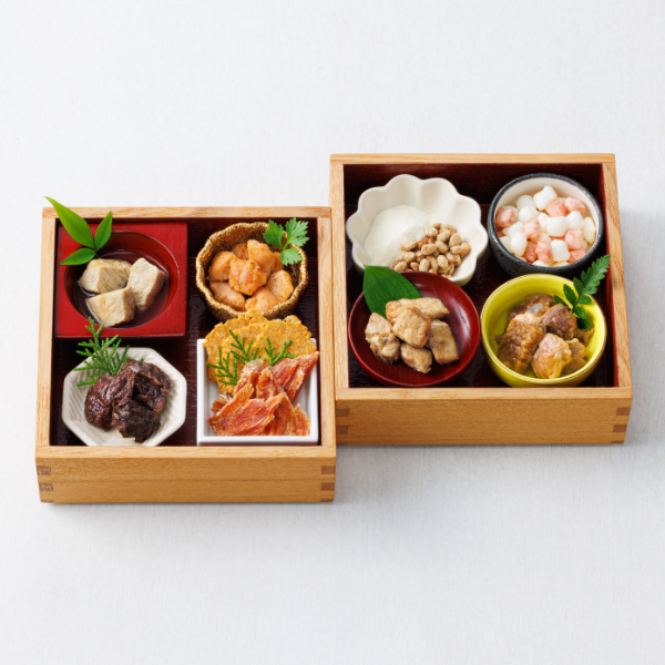 ドットわん究極のご褒美　午（うま）おせち 七宝にく / ※重箱、食器、飾りは付属しておりません。