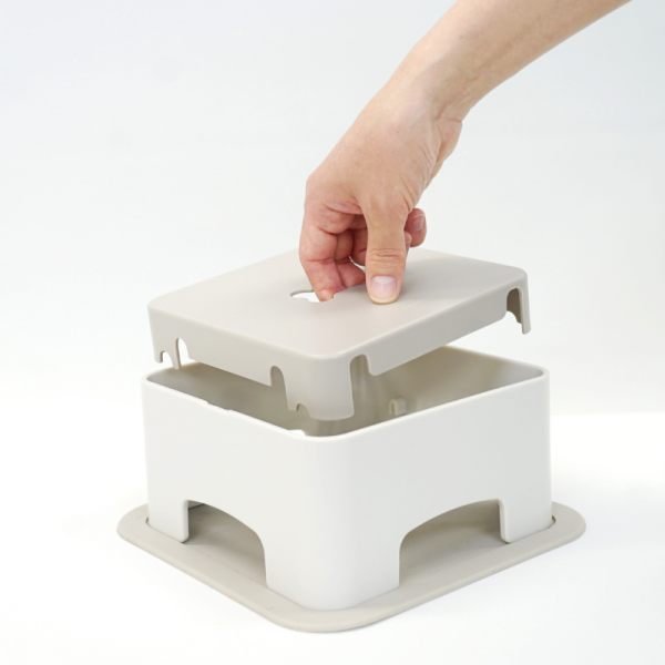 わんテーブル　グレー パーツは取り外して全て丸洗いOK