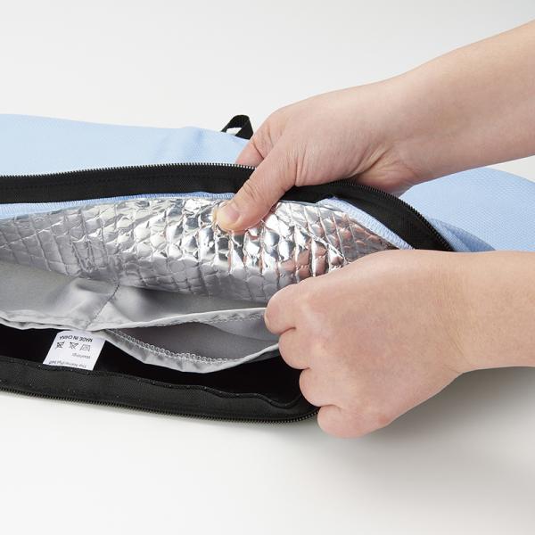 ふんわりクール　カート用マット 内側には４つの保冷剤ポケット付き。冷やしたい時に保冷剤をセットして効率よく冷やせて、アルミシートが冷えすぎを防ぎます。/内側のアルミシートを取り外せば洗えて清潔。