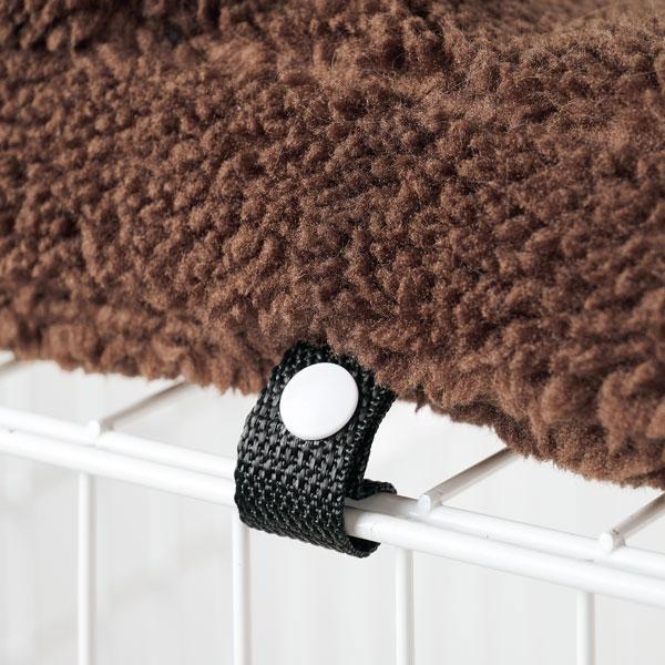 ケージ用天井ボアベッド　枕付き スナップボタン留めにすることで固定力をさらに高めました。