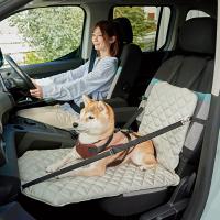 座席下への落下を防ぐ広々ボード（助手席用）（旧：フラットボード）