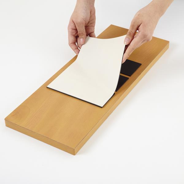 穴あけ不要 壁に貼るだけマグネット爪とぎ 