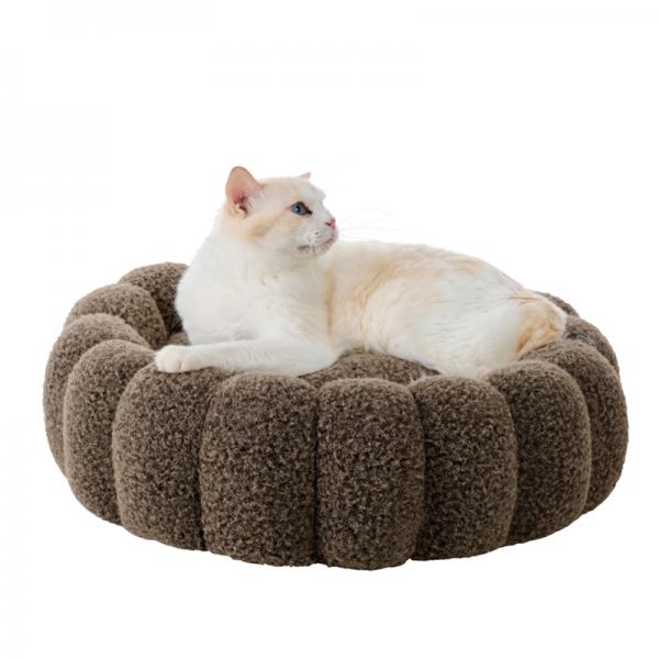 プティキャットカヌレ フチを内側に織り込んで「ラウンド型」／モデル体重：4.2kg