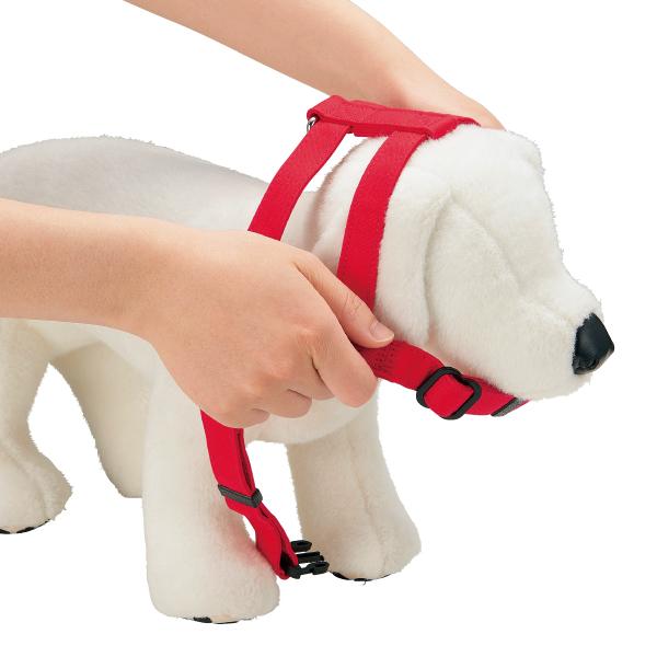 【PEPPY LIFE】抜けにくいショルダーハーネス 頭を通すだけで着脱カンタン。／かぶってカチッと留めるだけ。足を通さず楽ちん。