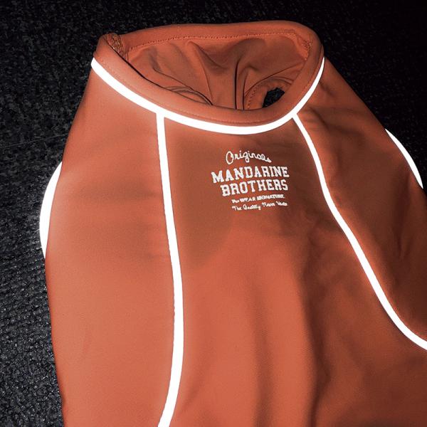 【マンダリンブラザーズ】リフレクティブTシャツ 高レベルで光を反射するパイピング＆ロゴプリント。