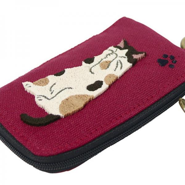 フラグメントケース ブラシのような毛羽がキュート。