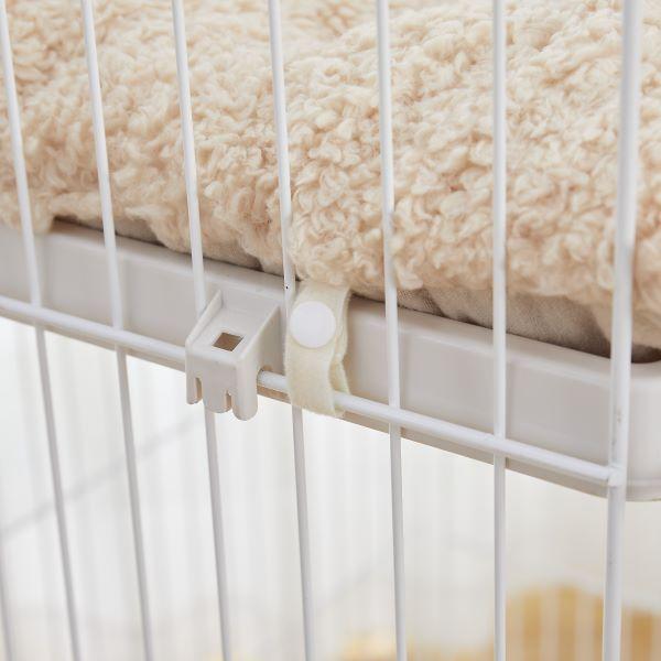 ケージ用リバーシブルベッド しっかり固定ができるスナップボタンタイプ。