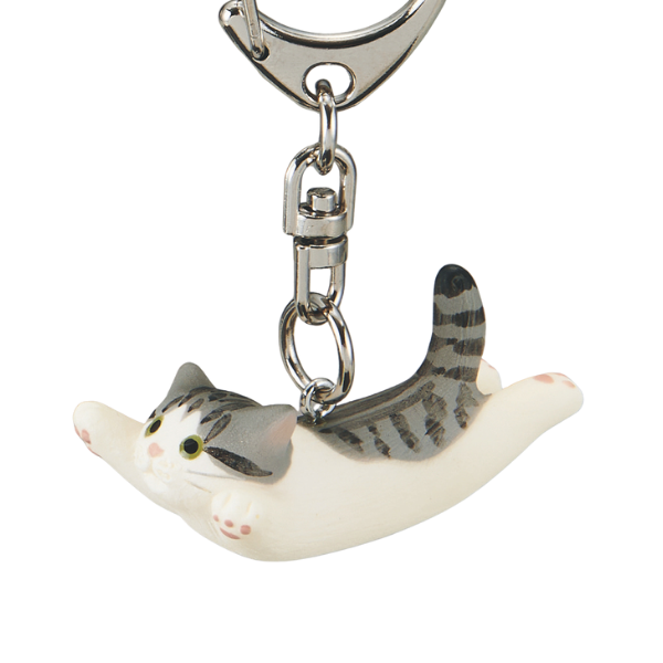 跳ぶにゃん　キーホルダー サバトラ白