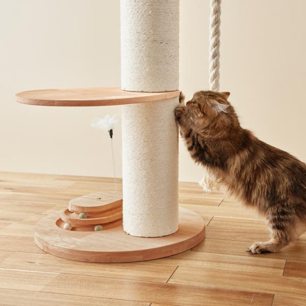 天然木キャットツリー（高さ94cm 据え置き型 天然木） 直径16.5cmの超極太麻縄柱はで研ぎやすく安定感も抜群。