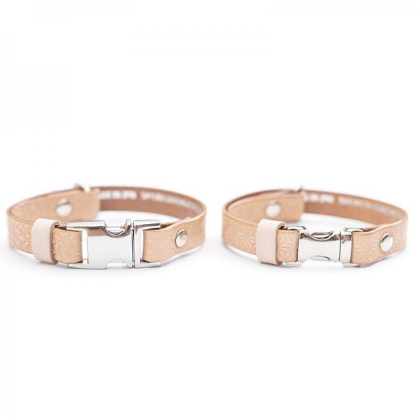 本革ネームカラー・キャット波模様 【左】セーフティーバックル 【右】通常バックル   ※ベルト柄はお届け商品と異なります。と