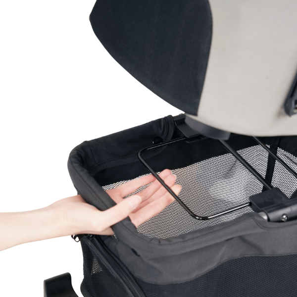 ＡＩＲＢＵＧＧＹ（エアバギー）　ウィズエックス バスケットはワンタッチで取り外し簡単。