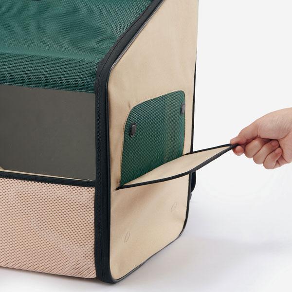 折り畳み式ハウス型トラベルリュック 両サイドにはメッシュ窓と収納ポケット付き。マグネット付きカバーでメッシュ窓を隠せます。