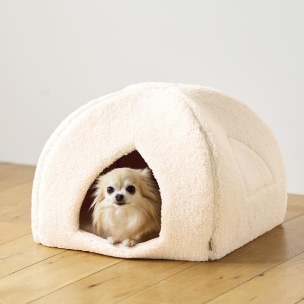 ふんわりかまくらベッド アイボリー・モデル体重：2.6kg