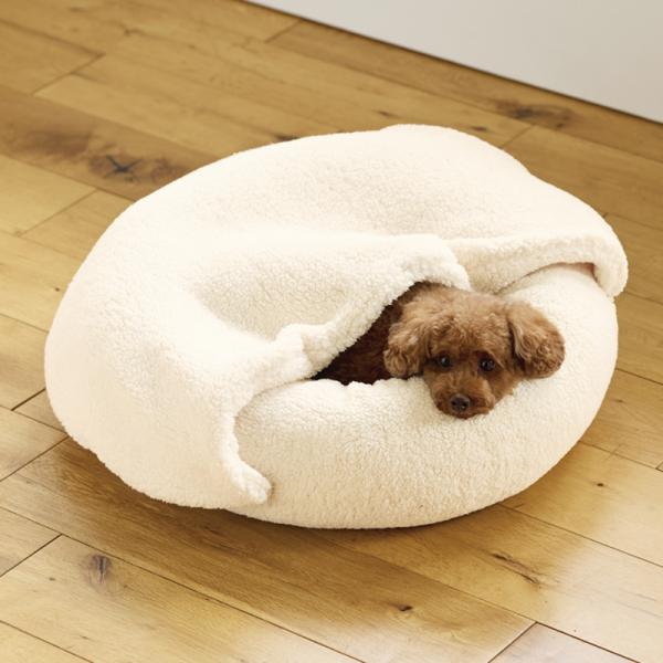 ふんわりブランケット付ベッド S・アイボリー モデル体重：3.2kg
