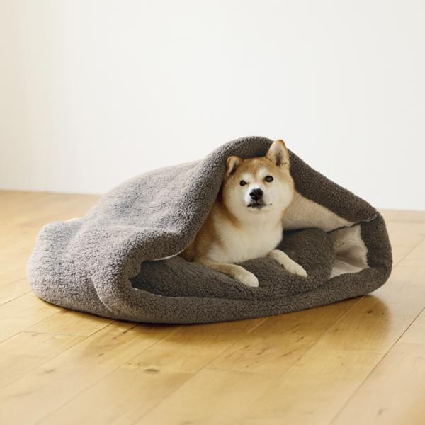 ふんわりカドルベッド S・チャコール×アイボリー モデル体重：9.5kg